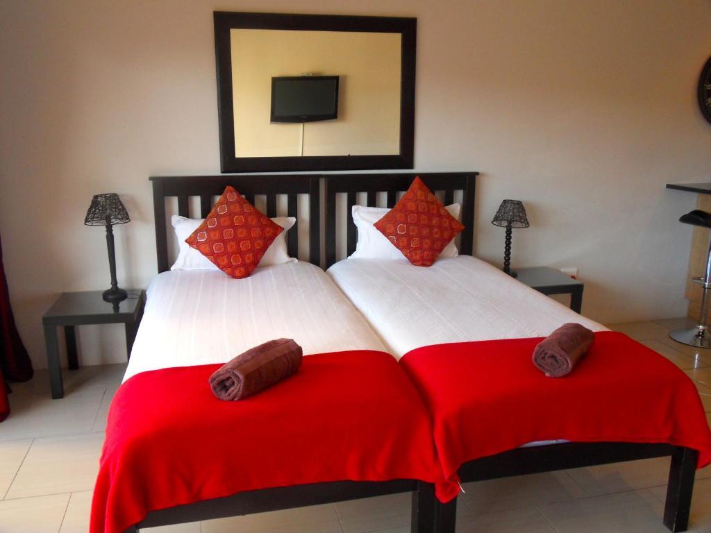 Hotel Haus Holzapfel Beaufort West Esterno foto