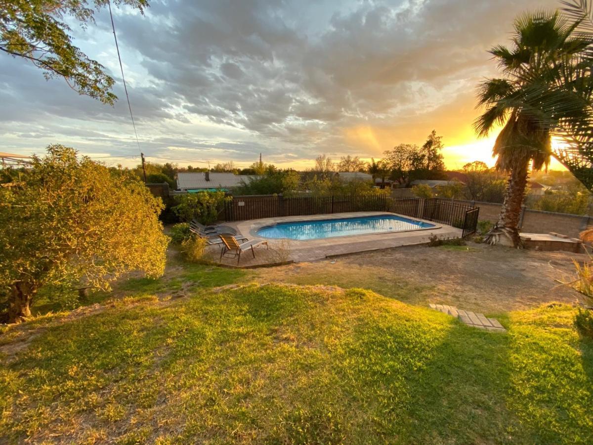 Hotel Haus Holzapfel Beaufort West Esterno foto